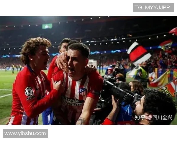 足球球星风采全景解析 让你通过文字了解球场上的传奇人物